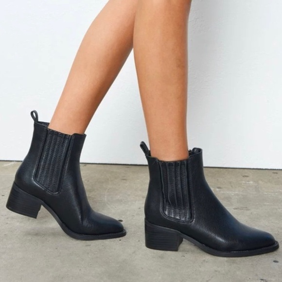 Billini Shoes - Billini booties size 6